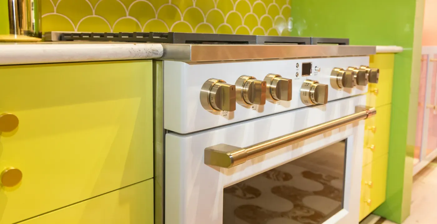 close-up-of-cage-range